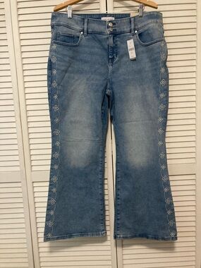 Lane Bryant Light Blue Embroidered Side-Stripe Wide-Leg Jeans 20p NWT